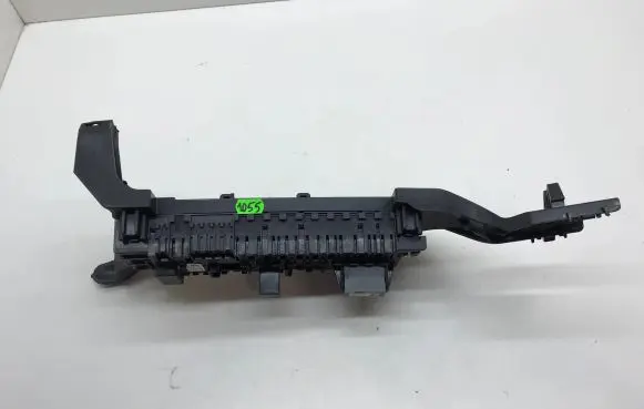 Mercedes-Benz ML W166 Fuse module A1665402350 13935426 TQP2577112