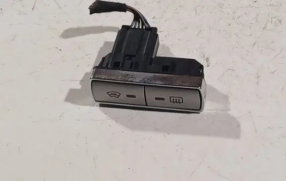 Ford Mondeo Mk III Windscreen/window heater switch 18K574