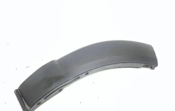 Front bumper splitter molding