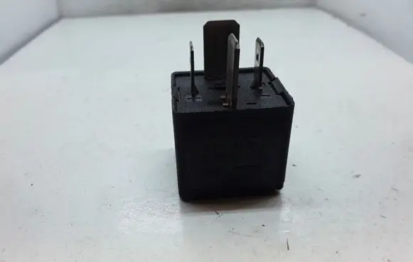 Volkswagen Golf V Other relay V23136J6X45 7M0951253G