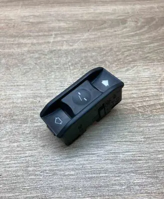 BMW 5 E39 Sunroof switch 8352182