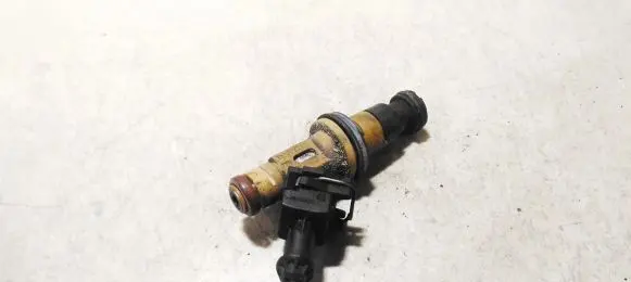 Volvo S70 V70 V70 XC Fuel injector 9125821
