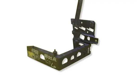 Audi A8 S8 D2 4D Fender mounting bracket 4D0821137AE