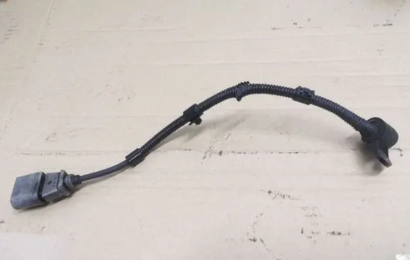 Skoda Octavia Mk2 (1Z) Crankshaft speed sensor 9805940
