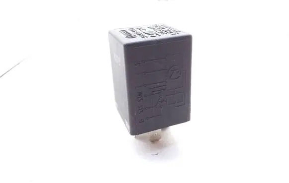 Volkswagen Golf II Hazard warning light relay 321955531A 5WK1636