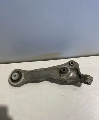 Front lower control arm/wishbone