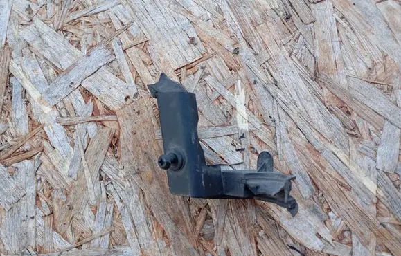 BMW 1 E81 E87 Other engine bay part 7124759 51767124759