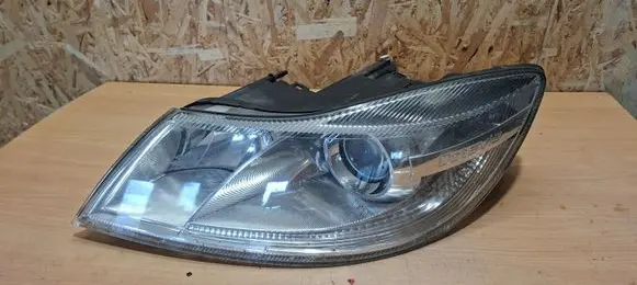 Skoda Octavia Mk2 (1Z) Headlight/headlamp 1Z1941015F 1EL24705201 24705201000498