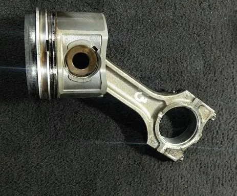 BMW 5 E39 Piston with connecting rod