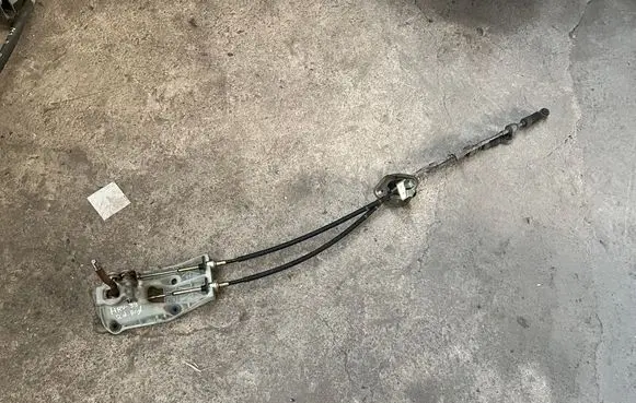 Gear shift cable linkage