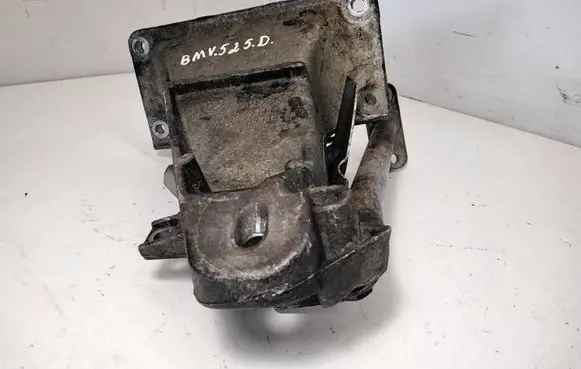 BMW 5 E39 Engine mounting bracket 1092974 2211