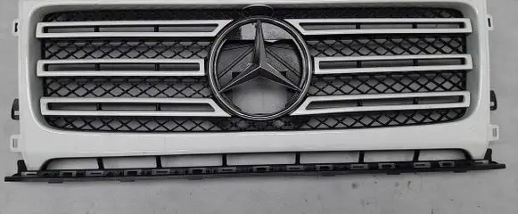 Mercedes-Benz G W463 2nd Gen Front bumper upper radiator grill A4638880400
