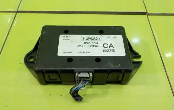 Ford Focus Central body control module BM5T19H423CA