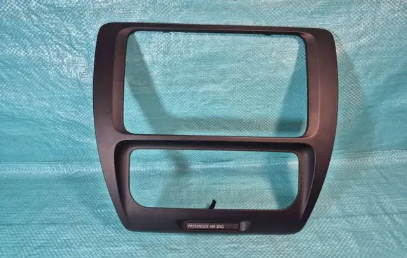 Volkswagen Jetta VI Radio/GPS head unit trim 5C6858069A
