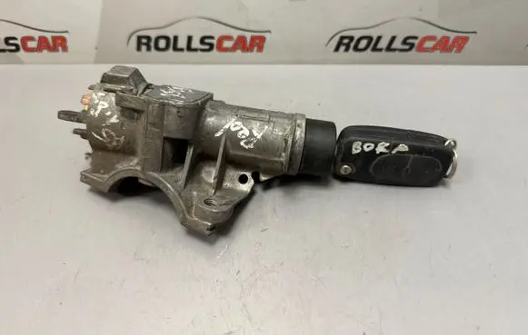 Volkswagen PASSAT B5 Ignition lock 4B0905851C