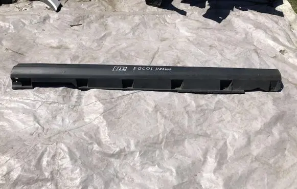 Ford Focus Front sill (body part) BM51A10154A