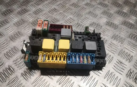 Mercedes-Benz CLA C117 X117 W117 Fuse box set 2469067100 A2469067100