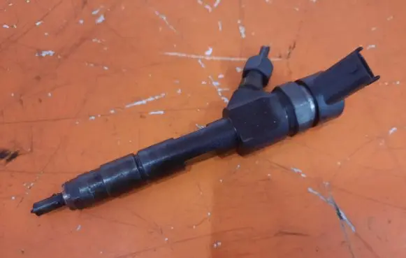 Renault Scenic II - Grand scenic II Fuel injector 8200389369