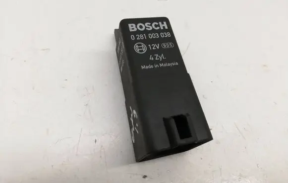 Skoda Octavia Mk2 (1Z) Glow plug pre-heat relay 0281003038 038907281d