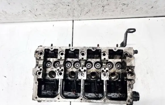 Volkswagen Golf IV Engine head 038103373C