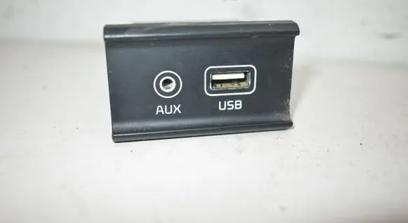 USB socket connector