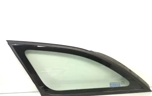 Nissan Primera Rear side window