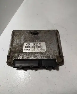 Volkswagen Golf IV Engine control unit/module 038906018J 28SA3440 0281001613