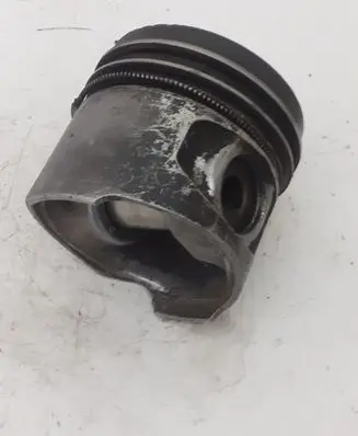 Chrysler Voyager Piston 8711010000