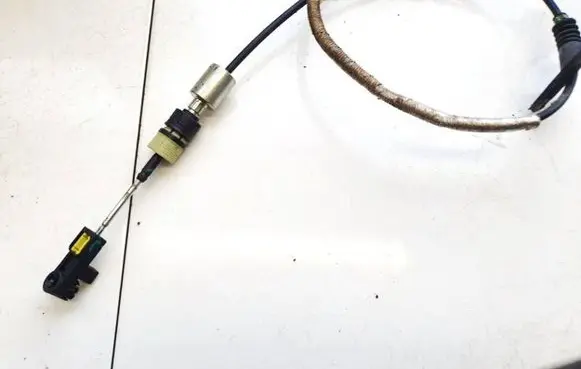 Gear shift cable linkage