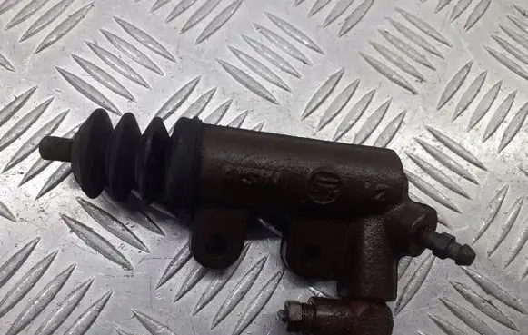 Toyota Yaris Clutch slave cylinder 