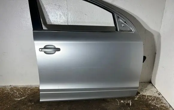 Audi Q7 4L Front door