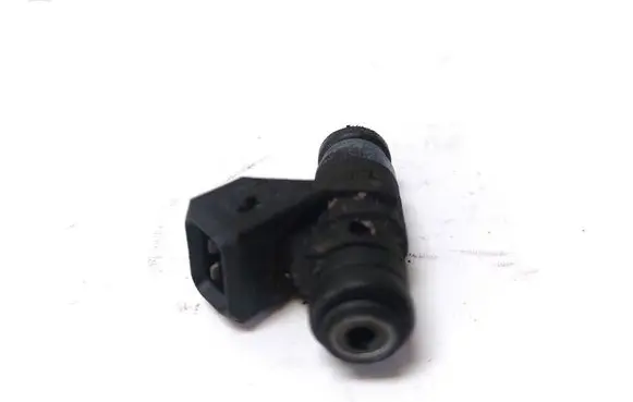 Dacia Logan I Fuel injector 6082A04989