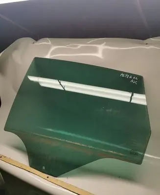 Seat Altea XL Rear door window glass 43R004524 DOT211M91AS3