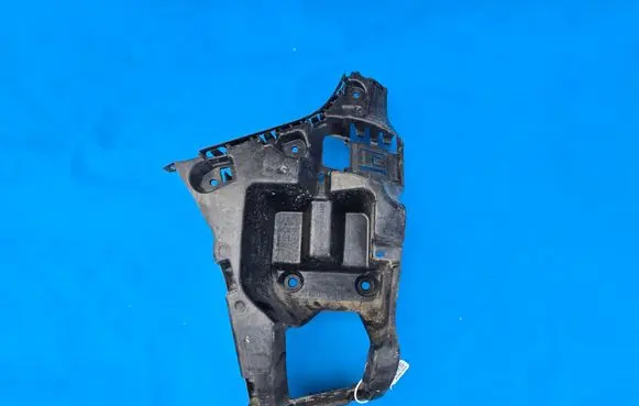 BMW 1 F40 Rear bumper mounting bracket 7461399