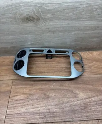 Volkswagen Tiguan Radio/GPS head unit trim 5M0858071K