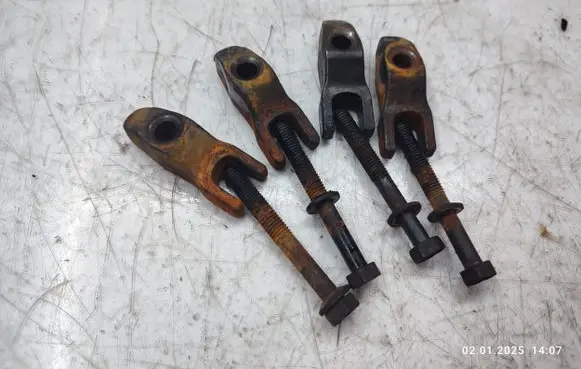 KIA Sportage Fuel Injector clamp holder