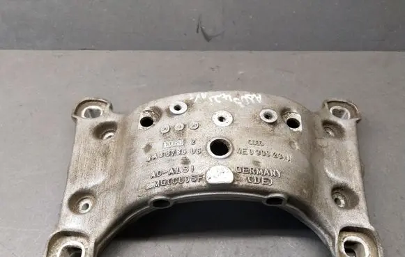 Audi A8 S8 D3 4E Gearbox mounting bracket 4E0399231N
