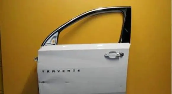 Chevrolet Traverse II Front door