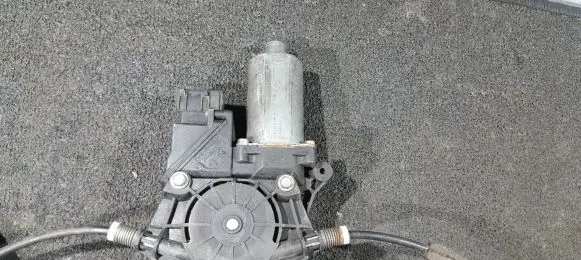 Peugeot 406 Rear door window regulator motor 0130821674 194543103