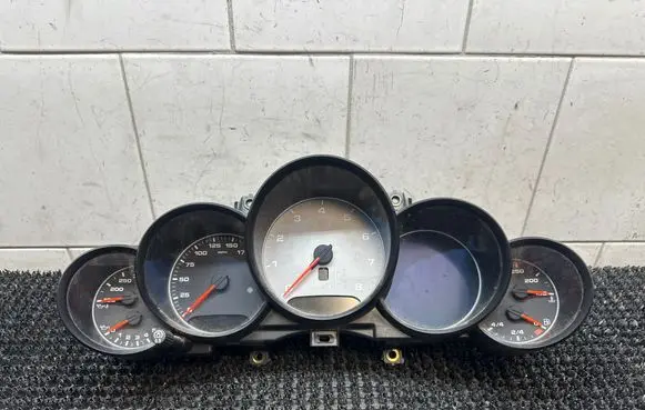 Speedometer (instrument cluster)