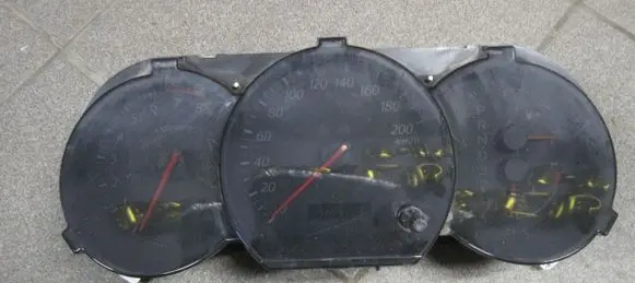 Suzuki Grand Vitara I Speedometer (instrument cluster) 3411065J00