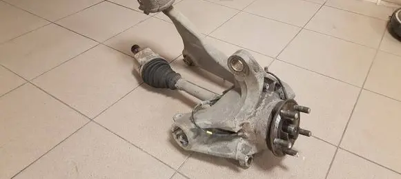 Land Rover Range Rover Evoque L538 Front wheel hub spindle knuckle