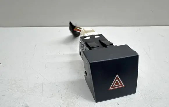 Peugeot 508 Hazard light switch 96662380