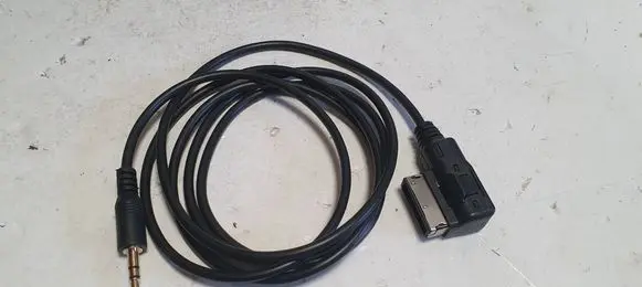 Audi Q5 SQ5 AUX in-socket connector MMI2G MMI3G AMIAUX