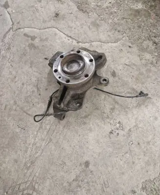 Volkswagen Crafter Front wheel hub spindle knuckle