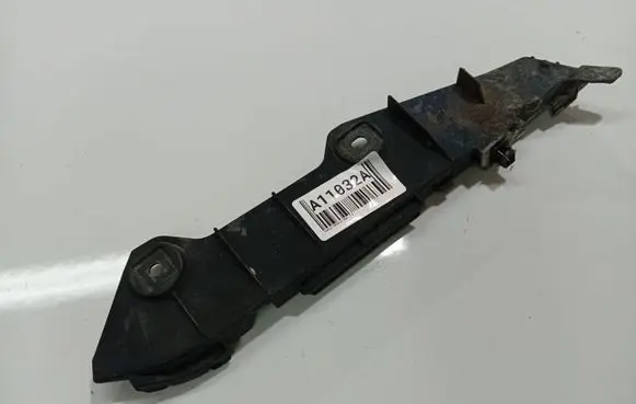 Toyota Corolla E120 E130 Rear bumper mounting bracket 5257502040 52575-02040