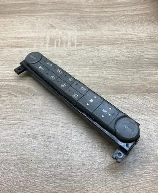 Nissan Maxima A34 Climate control unit