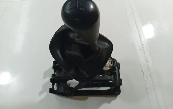 KIA Carnival Gear shifter/selector 335300H010