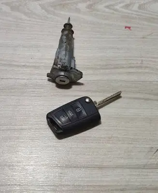 Skoda Scala Ignition key/card 654837167