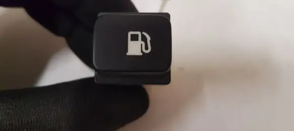 Citroen C4 Grand Picasso Fuel tank opening switch 96530658XT